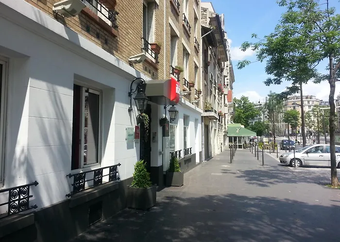 Ibis Daumesnil Porte Doree Paris